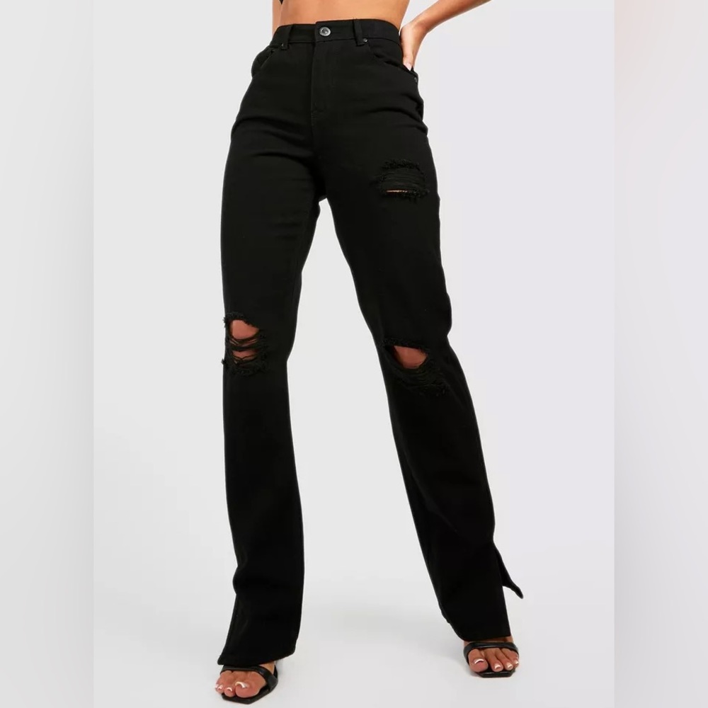HIGH RISE RIPPED KNEE STRAIGHT FIT SPLIT HEM JEANS
